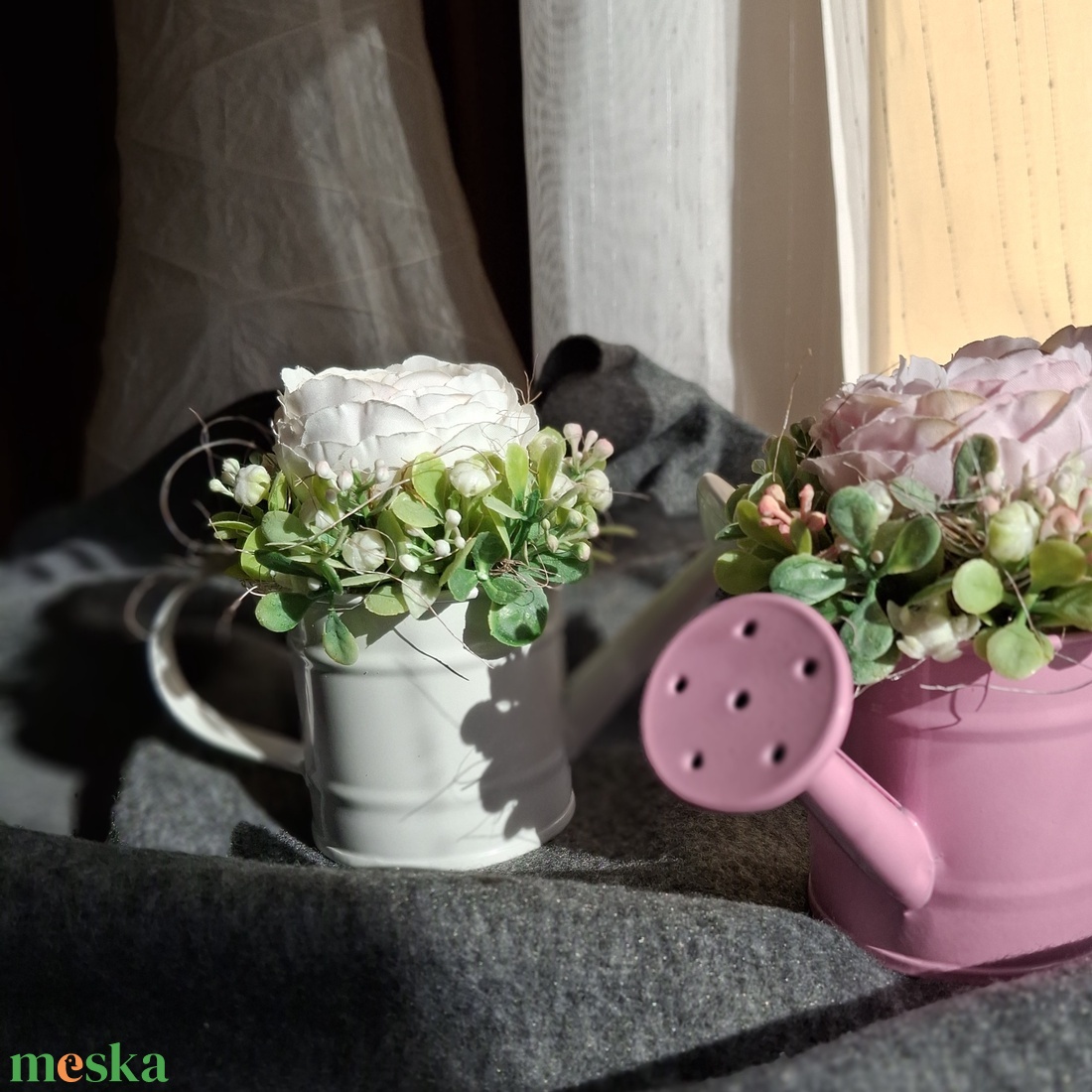 Virágos locsolókanna - otthon & életmód - dekoráció - asztal és polc dekoráció - asztaldísz - Meska.hu