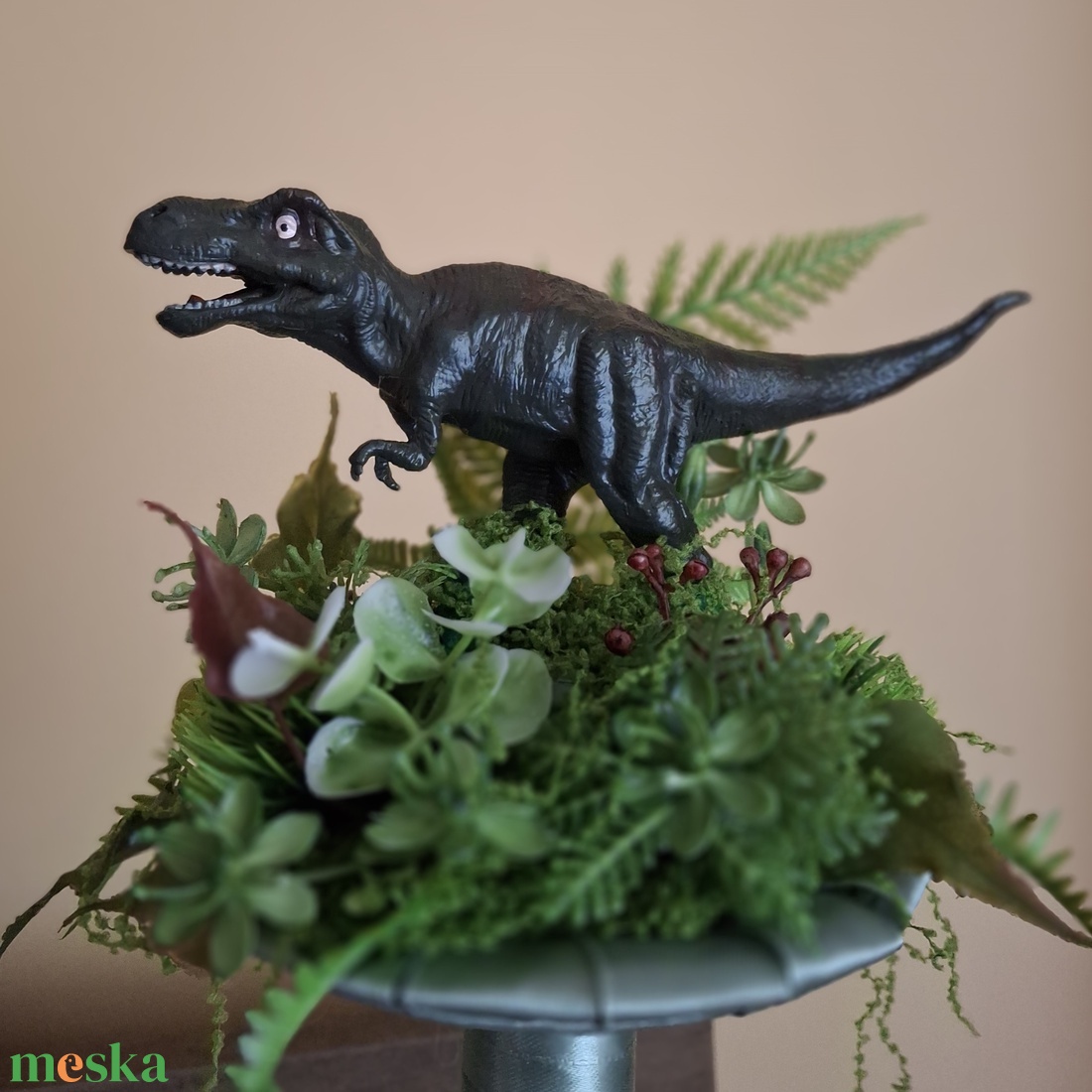 Dinós csokor, T- rex - otthon & életmód - virágdekoráció - virágok - virágcsokor - Meska.hu