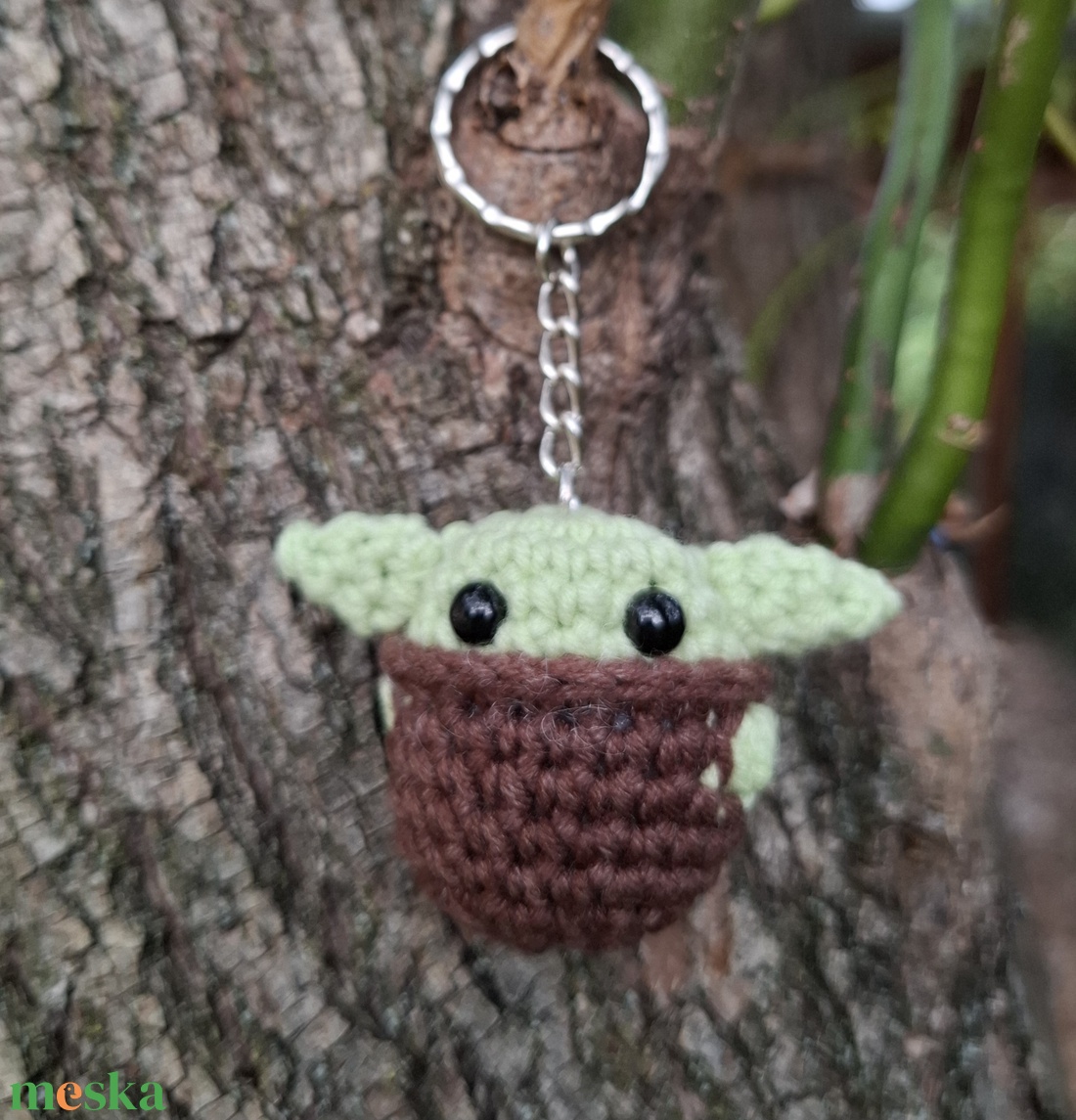 Mini horgolt baby yoda kulcstartó - játék & sport - plüssállat & játékfigura - más figura - Meska.hu
