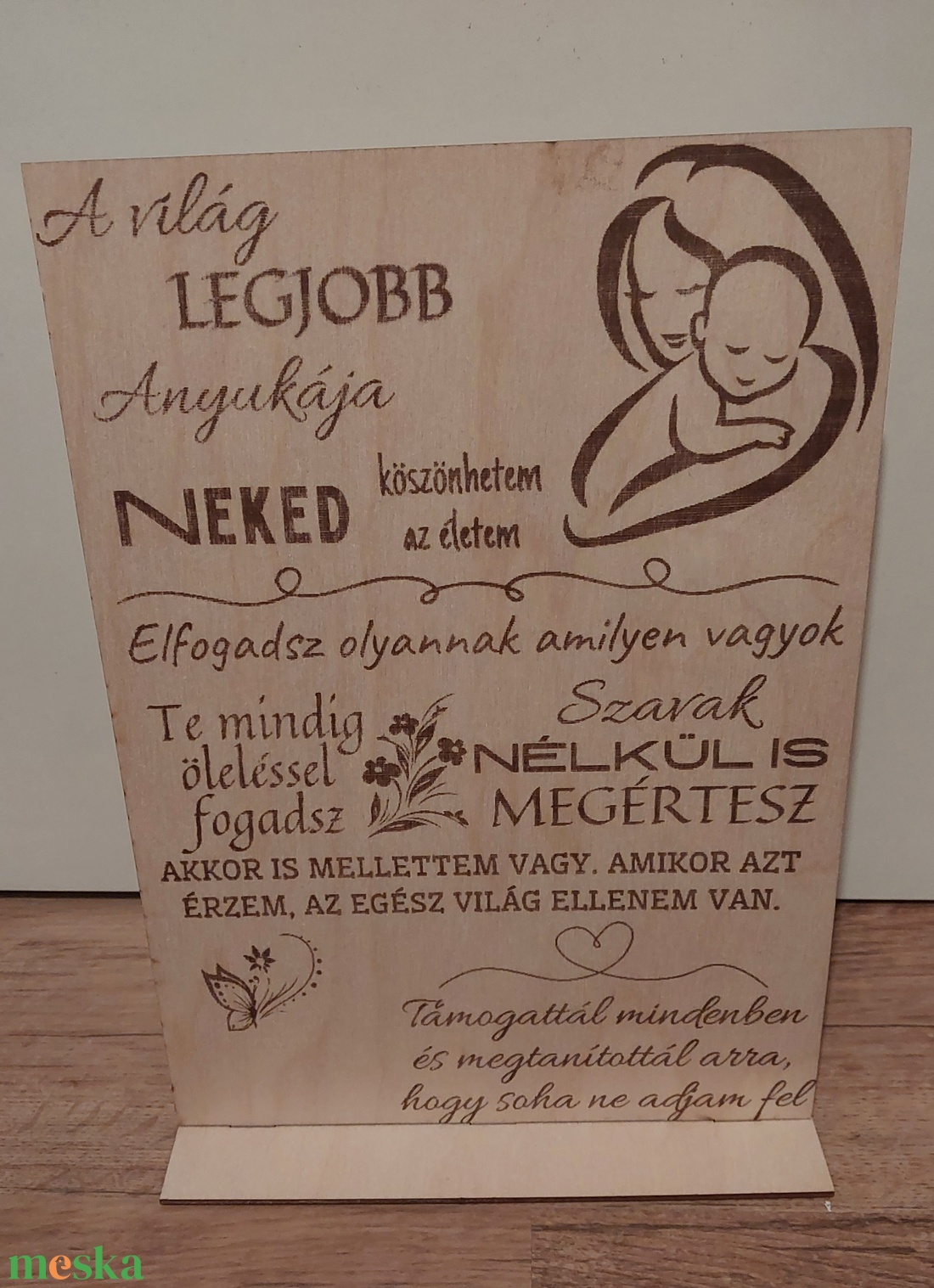 A világ legjobb... Fa talpas tábla - otthon & életmód - dekoráció - kép & falikép - táblakép - Meska.hu