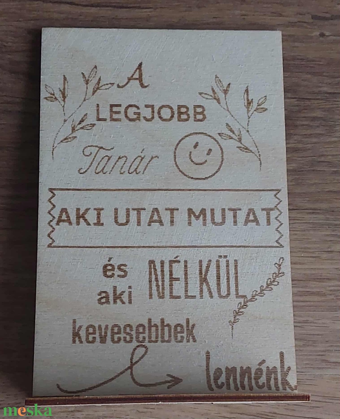 Fa talpas tábla legjobb tanár - otthon & életmód - dekoráció - kép & falikép - táblakép - Meska.hu Fa talpas tábla legjobb tanár - otthon & életmód - dekoráció - kép & falikép - táblakép - Meska.hu
