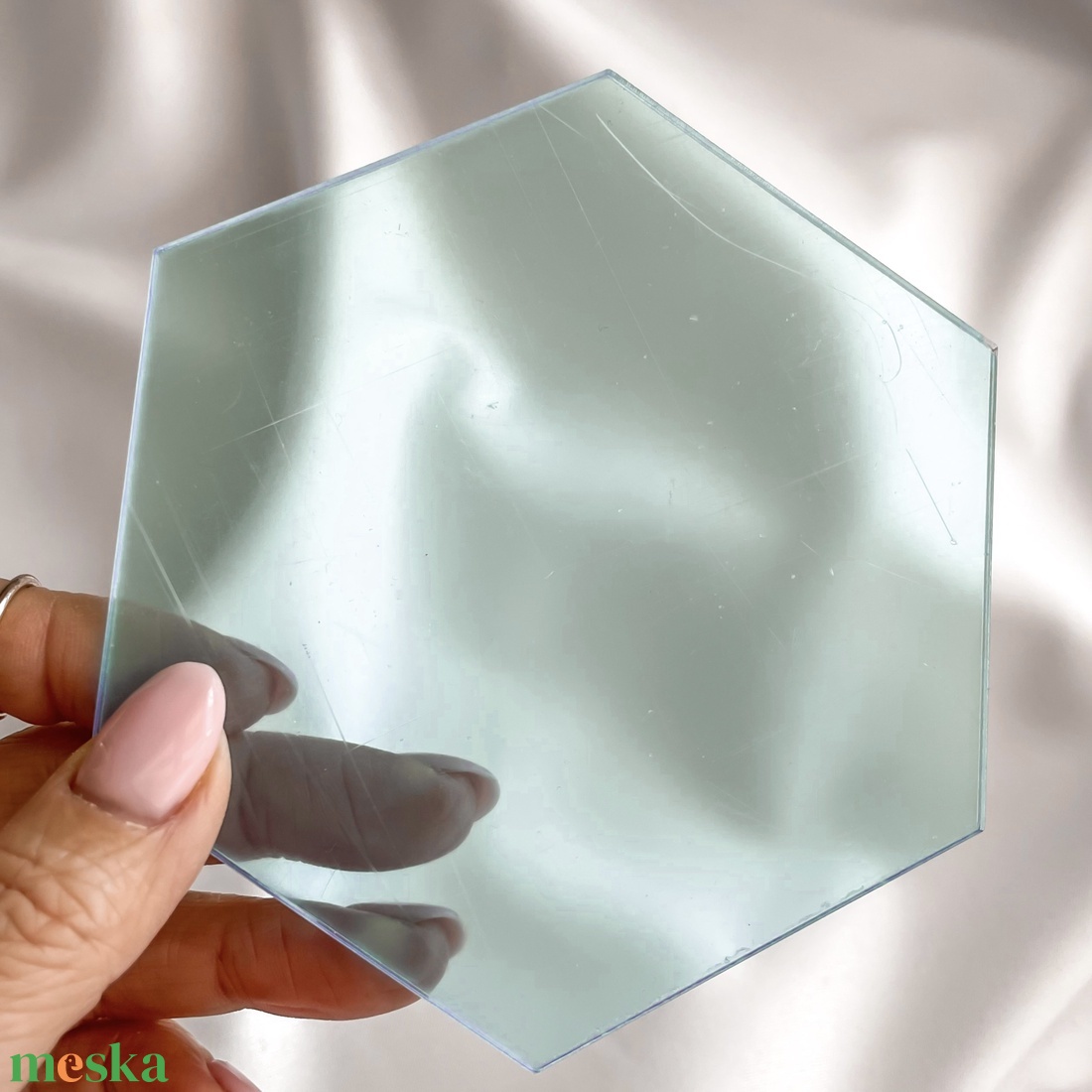 Plexi hatszög névtábla, ültetőtábla - hexagon alakú akril lap 10 cm - alapanyag - díszíthető tárgyak - akril - Meska.hu