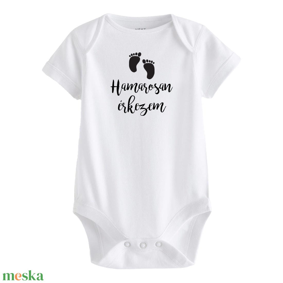 Hamarosan érkezem baba body - ruha & divat - babaruha & gyerekruha - body - Meska.hu Hamarosan érkezem baba body - ruha & divat - babaruha & gyerekruha - body - Meska.hu