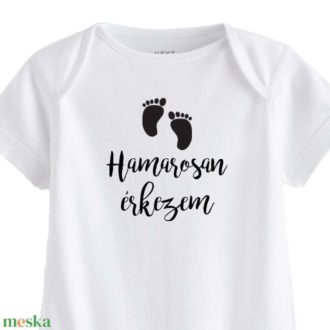 Hamarosan érkezem baba body - ruha & divat - babaruha & gyerekruha - body - Meska.hu Hamarosan érkezem baba body - ruha & divat - babaruha & gyerekruha - body - Meska.hu
