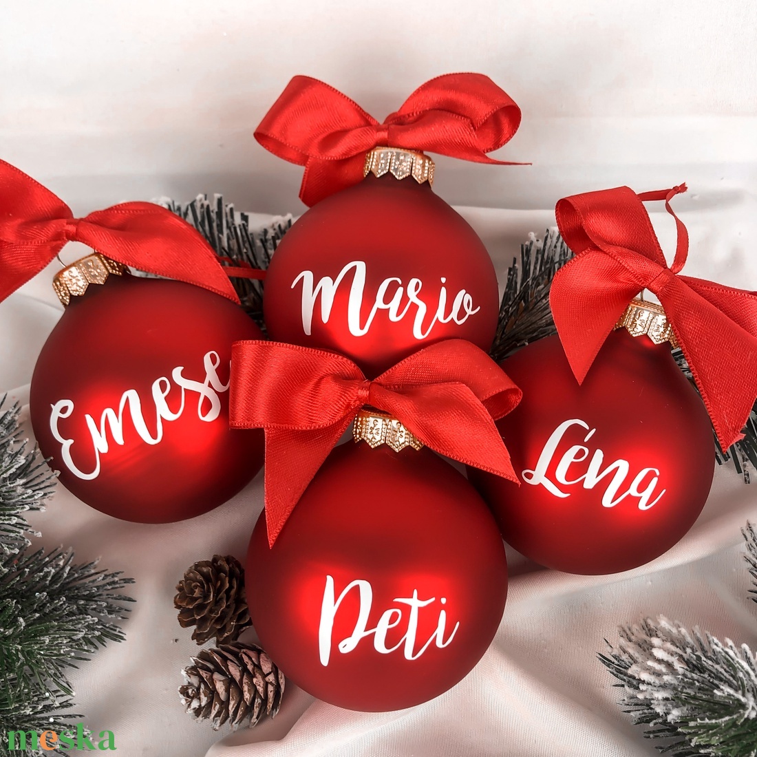 Névre szóló üveg karácsonyfa dísz  - Piros - karácsony - karácsonyi lakásdekoráció - karácsonyfadíszek - Meska.hu Névre szóló üveg karácsonyfa dísz  - Piros - karácsony - karácsonyi lakásdekoráció - karácsonyfadíszek - Meska.hu