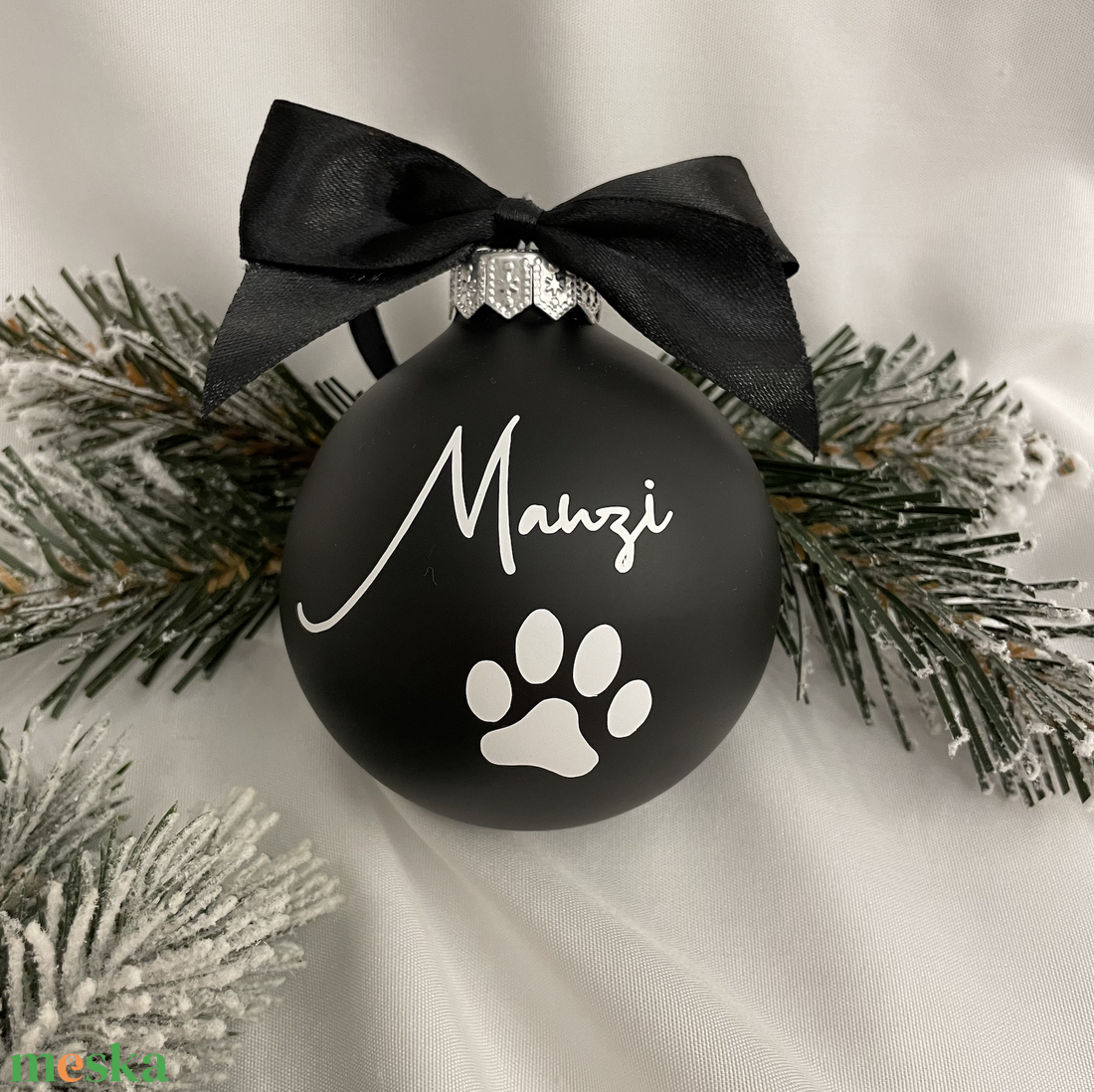 Névre szóló üveg karácsonyfa dísz  - Fekete - karácsony - karácsonyi lakásdekoráció - karácsonyfadíszek - Meska.hu