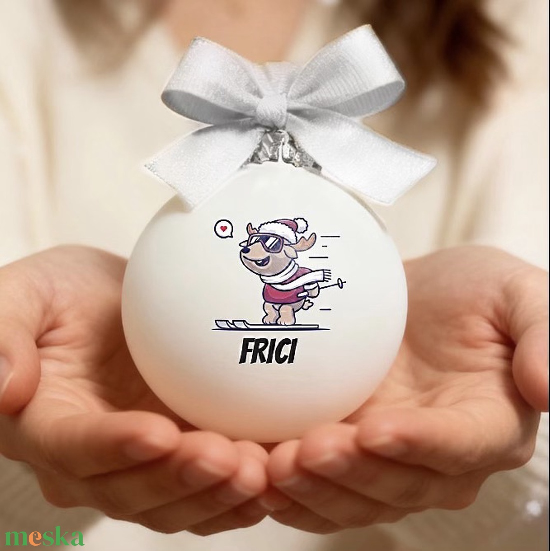 Karácsonyi üveg díszgömb egyedi névvel - Figurás - 100027 - karácsony - karácsonyi lakásdekoráció - karácsonyfadíszek - Meska.hu