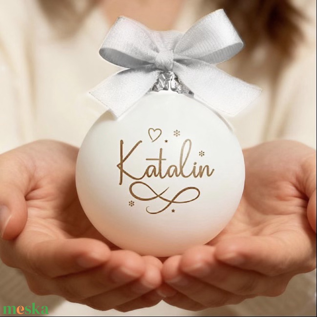 Karácsonyi üveg díszgömb egyedi névvel - 100022 - karácsony - karácsonyi lakásdekoráció - karácsonyfadíszek - Meska.hu
