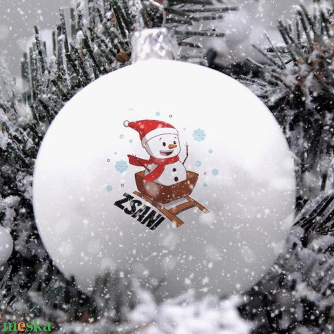 Karácsonyi üveg díszgömb egyedi névvel - Szánkózó hóember - 100032 - karácsony - karácsonyi lakásdekoráció - karácsonyfadíszek - Meska.hu Karácsonyi üveg díszgömb egyedi névvel - Szánkózó hóember - 100032 - karácsony - karácsonyi lakásdekoráció - karácsonyfadíszek - Meska.hu