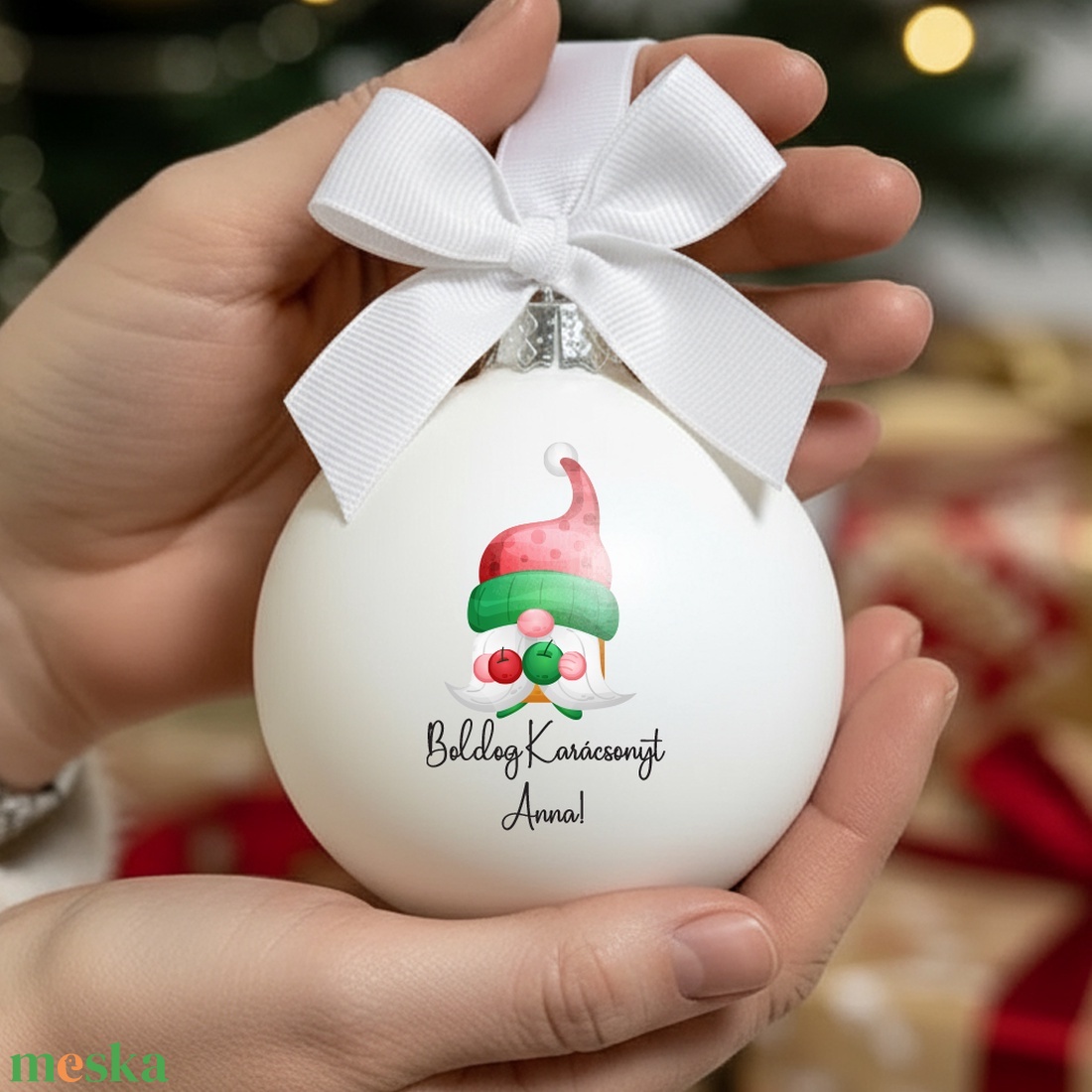 Karácsonyi üveg díszgömb egyedi névvel - Manós - 100039 - karácsony - karácsonyi lakásdekoráció - karácsonyfadíszek - Meska.hu