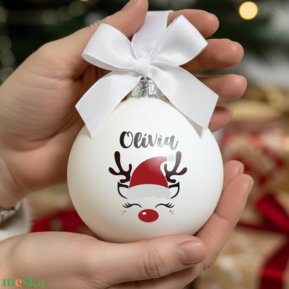 Karácsonyi üveg díszgömb egyedi névvel - Rénszarvas lány - 100042 - karácsony - karácsonyi lakásdekoráció - karácsonyfadíszek - Meska.hu