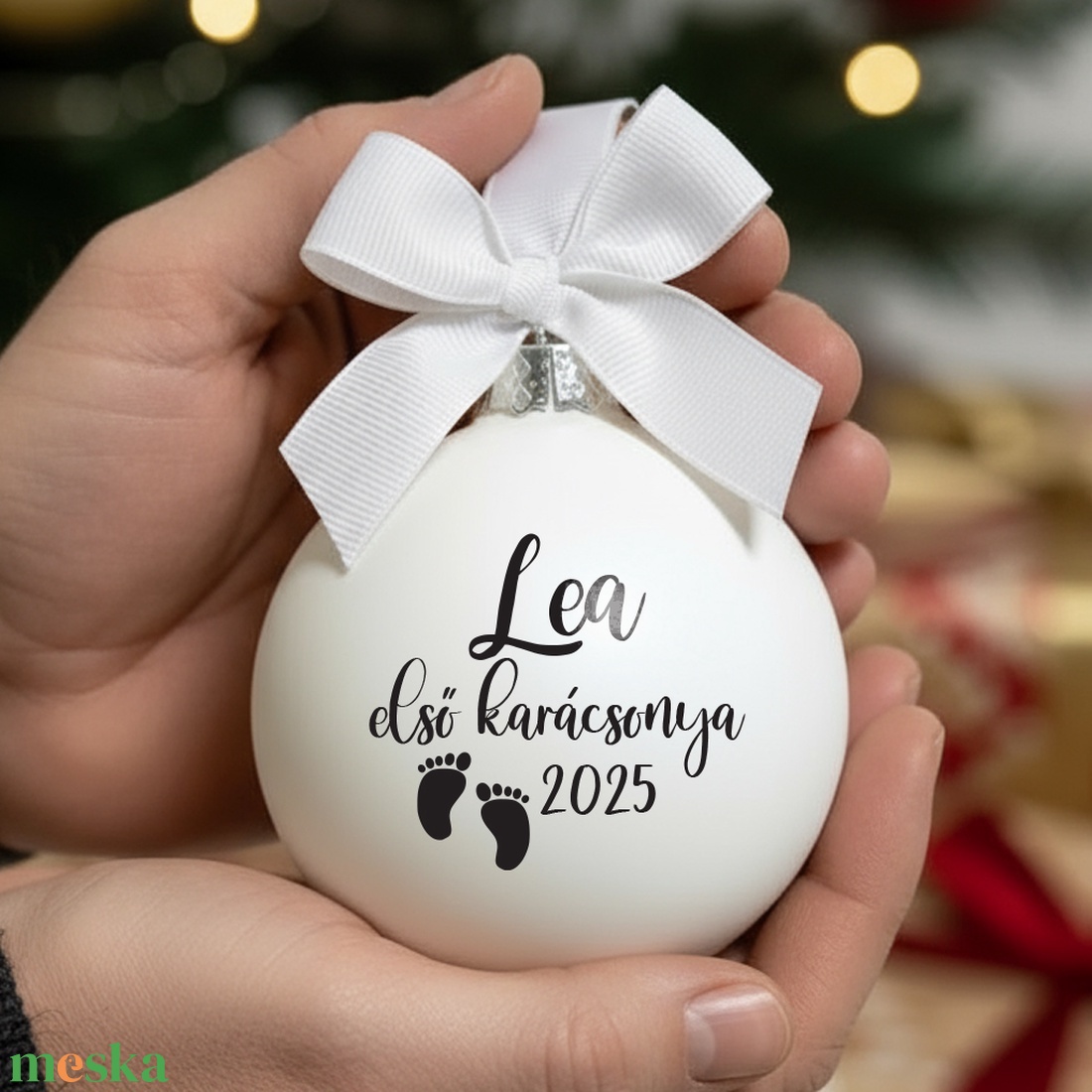 Névre szóló üveg karácsonyfa dísz  - Fehér - Első karácsony - karácsony - karácsonyi lakásdekoráció - karácsonyfadíszek - Meska.hu