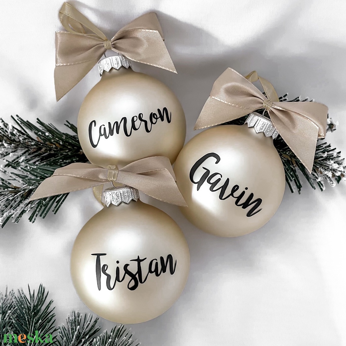 Névre szóló üveg karácsonyfa dísz  - Pezsgő - karácsony - karácsonyi lakásdekoráció - karácsonyfadíszek - Meska.hu