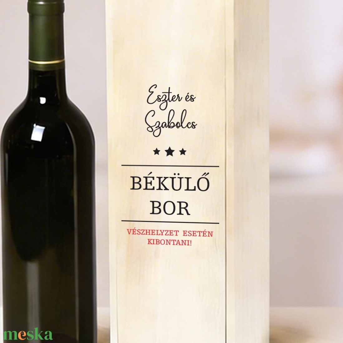 BÉKÜLŐ BOR - névre szóló fa borosüveg tartó - otthon & életmód - konyhafelszerelés, tálalás - italos kellékek - boros díszdoboz - Meska.hu