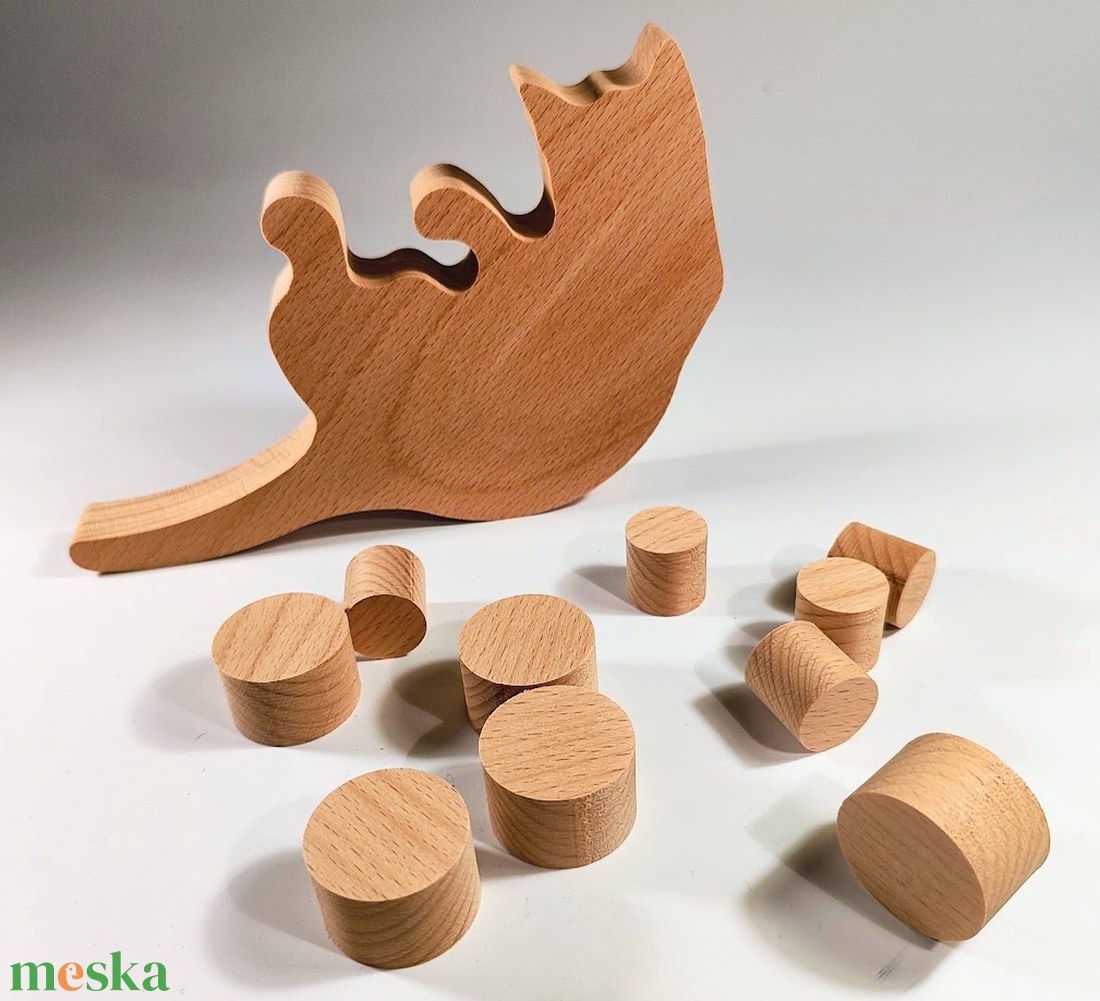 Fajáték alkatrész - macsek gombolyagokkal - kellékek & szerszámok - hobby fa alapanyag - egyéb fatermék - Meska.hu