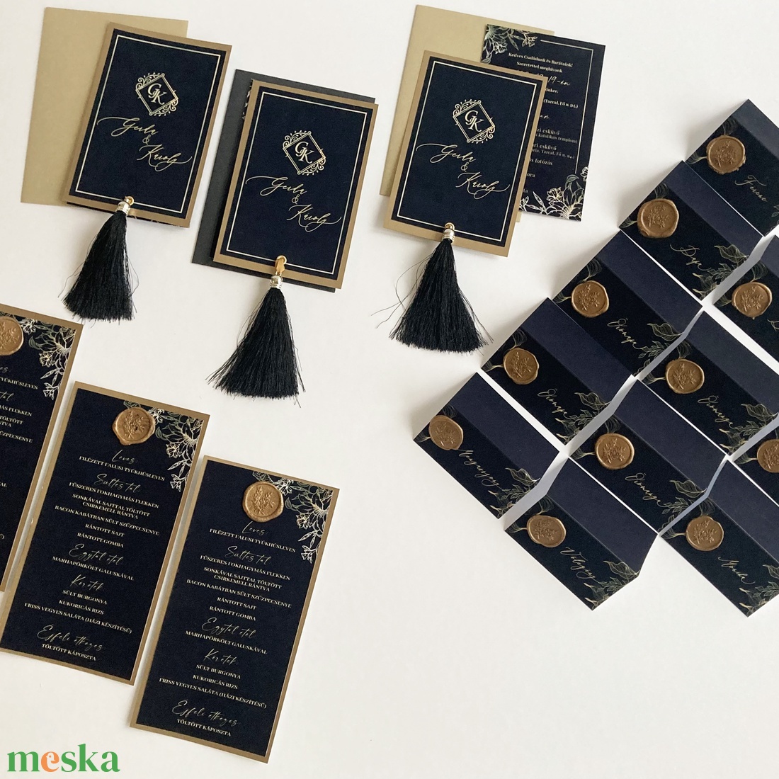 'Black Edition' Fekete, arany elegáns ültetőkártya, viaszpecséttel is kérhető - esküvő - meghívó & kártya - ültetési rend - Meska.hu 'Black Edition' Fekete, arany elegáns ültetőkártya, viaszpecséttel is kérhető - esküvő - meghívó & kártya - ültetési rend - Meska.hu
