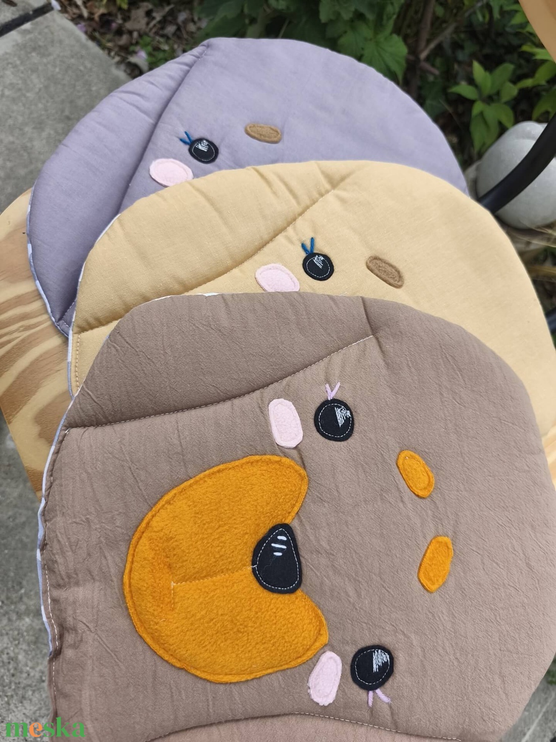 Tacskó székpárna - otthon & életmód - babaszoba, gyerekszoba - iskolai ülőpárna - Meska.hu