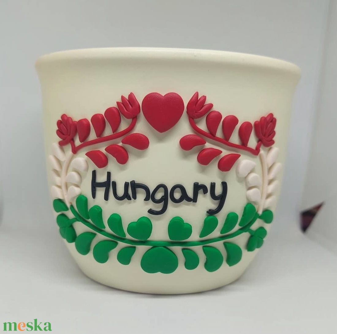 Hungary feliratos kaspó - otthon & életmód - dekoráció - virágdísz és tartó - cserép & kaspó - Meska.hu Hungary feliratos kaspó - otthon & életmód - dekoráció - virágdísz és tartó - cserép & kaspó - Meska.hu