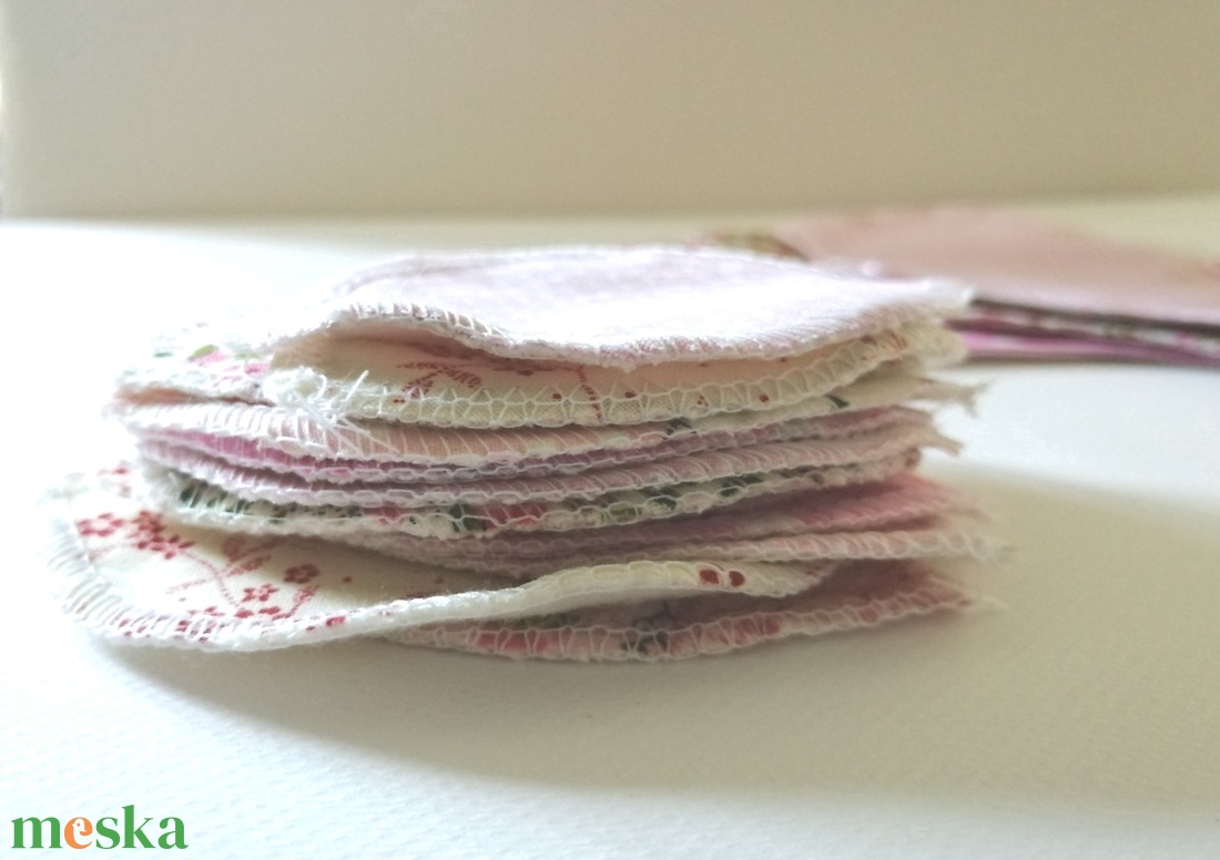 Női szirom/intim szirom - halvány rózsaszín mintás textilekből - szépségápolás - intim higiénia - intimbetét - Meska.hu