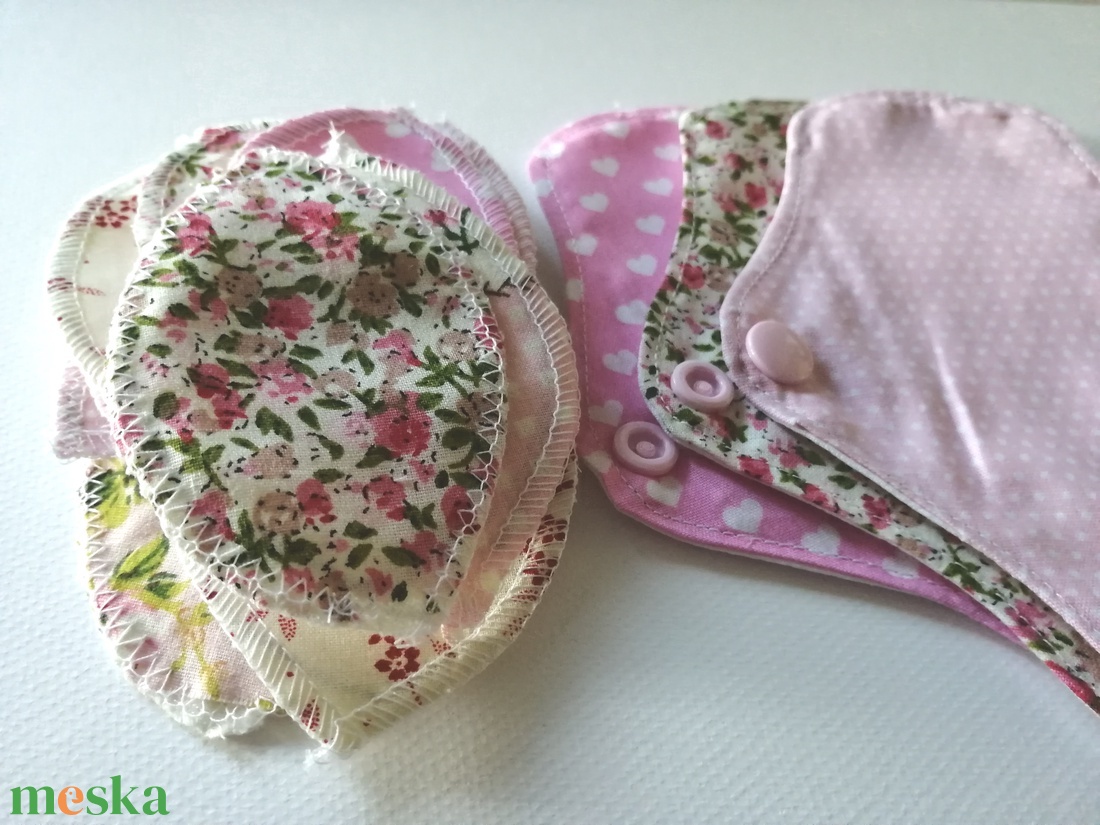 Női szirom/intim szirom - halvány rózsaszín mintás textilekből - szépségápolás - intim higiénia - intimbetét - Meska.hu