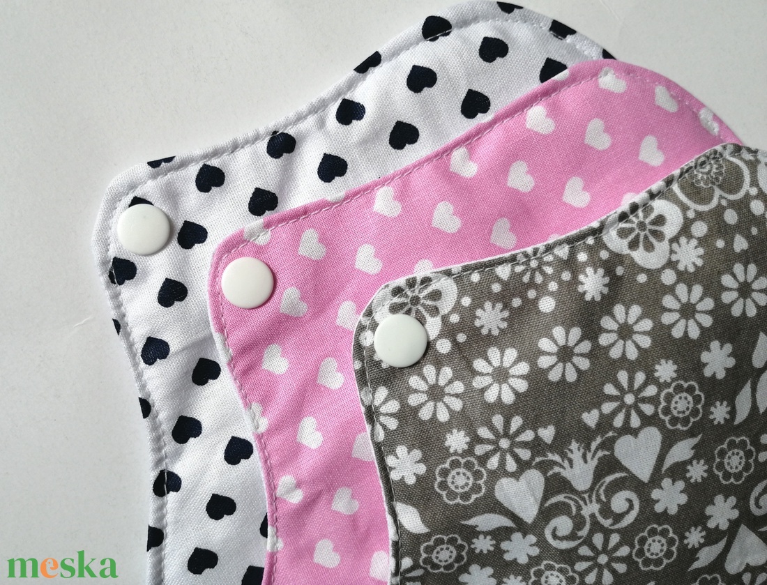 Pamut tisztasági betét szett Szerelmes, vízhatlan  - szépségápolás - intim higiénia - intimbetét - Meska.hu