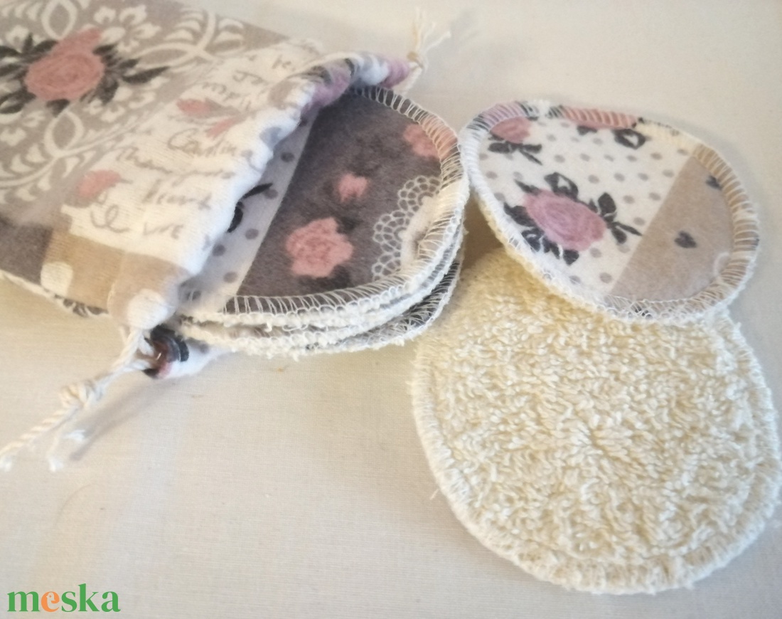 Mosható arctisztító, sminklemosó korong/ párna pamutból/Virágos Öröm  - szépségápolás - arcápolás - arctisztító korong - Meska.hu