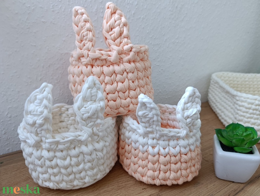 Horgolt nyuszifüles kosár - ünnepi díszek, dekorációk - húsvéti díszek és dekorációk - húsvéti kosár - Meska.hu