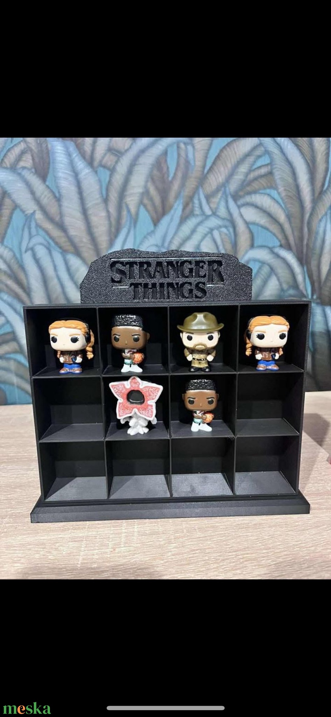 Stranger Things gyűjtői polc  12 férőhelyes Kinder figura tartó - otthon & életmód - dekoráció - asztal és polc dekoráció - dekorációs tál, tartó - Meska.hu