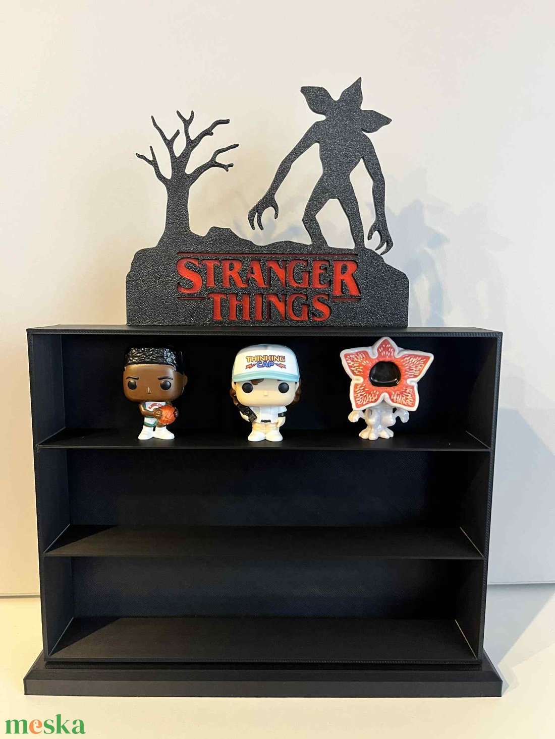 Stranger Things gyűjtői polc  12 férőhelyes Kinder figura tartó - otthon & életmód - dekoráció - asztal és polc dekoráció - dekorációs tál, tartó - Meska.hu