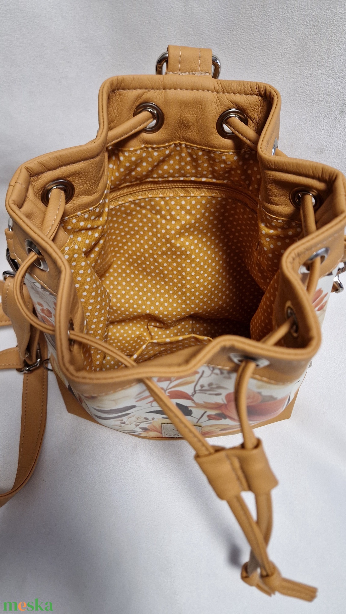 Gotta Bucket bag - táska & tok - kézitáska & válltáska - vállon átvethető táska - Meska.hu Gotta Bucket bag - táska & tok - kézitáska & válltáska - vállon átvethető táska - Meska.hu