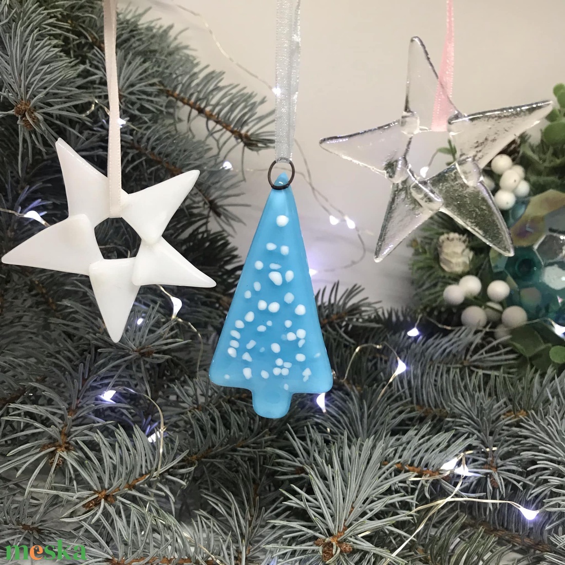 Üvegdíszek karácsonyra - opál kék - karácsony - karácsonyi lakásdekoráció - karácsonyfadíszek - Meska.hu