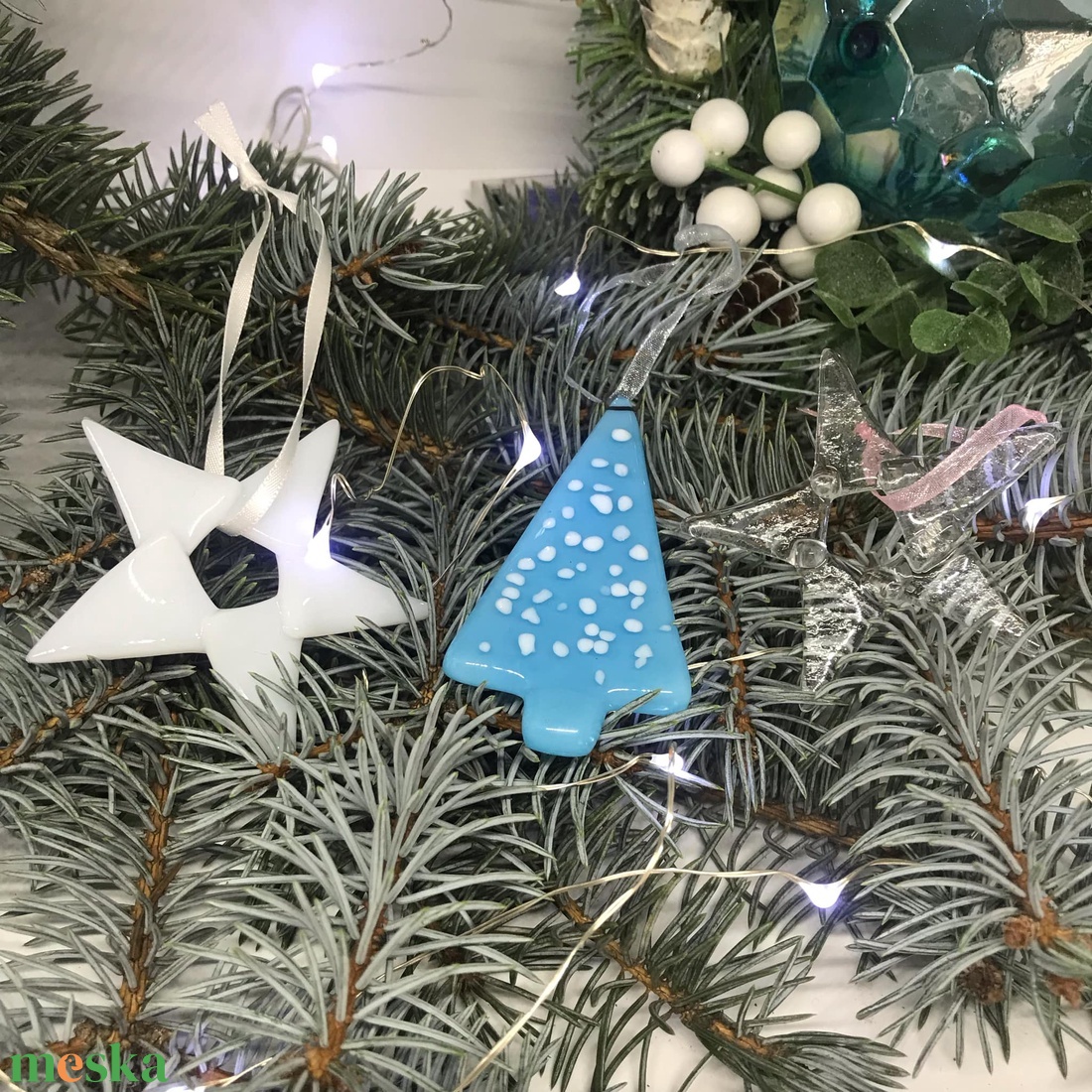 Üvegdíszek karácsonyra - opál kék - karácsony - karácsonyi lakásdekoráció - karácsonyfadíszek - Meska.hu