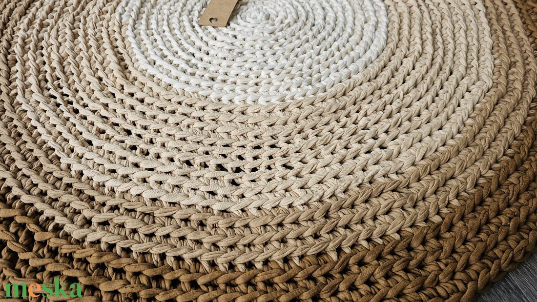 Horgolt szőnyeg beige színvilág - otthon & életmód - lakástextil - szőnyeg - horgolt szőnyeg - Meska.hu Horgolt szőnyeg beige színvilág - otthon & életmód - lakástextil - szőnyeg - horgolt szőnyeg - Meska.hu