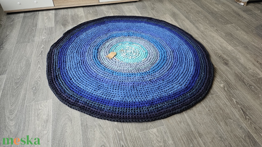 Horgolt szőnyeg kék színvilág - otthon & életmód - lakástextil - szőnyeg - horgolt szőnyeg - Meska.hu Horgolt szőnyeg kék színvilág - otthon & életmód - lakástextil - szőnyeg - horgolt szőnyeg - Meska.hu