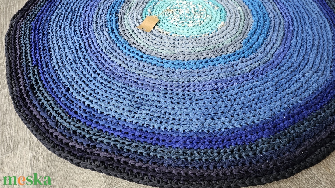 Horgolt szőnyeg kék színvilág - otthon & életmód - lakástextil - szőnyeg - horgolt szőnyeg - Meska.hu Horgolt szőnyeg kék színvilág - otthon & életmód - lakástextil - szőnyeg - horgolt szőnyeg - Meska.hu