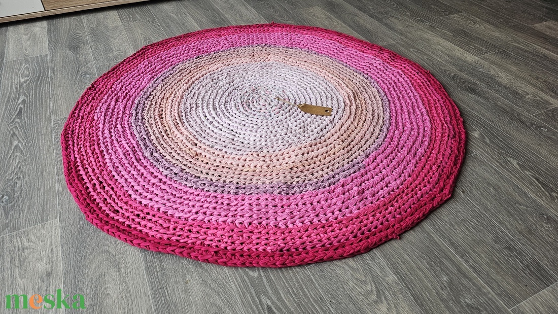 Horgolt szőnyeg rózsaszín színvilág - otthon & életmód - lakástextil - szőnyeg - horgolt szőnyeg - Meska.hu Horgolt szőnyeg rózsaszín színvilág - otthon & életmód - lakástextil - szőnyeg - horgolt szőnyeg - Meska.hu