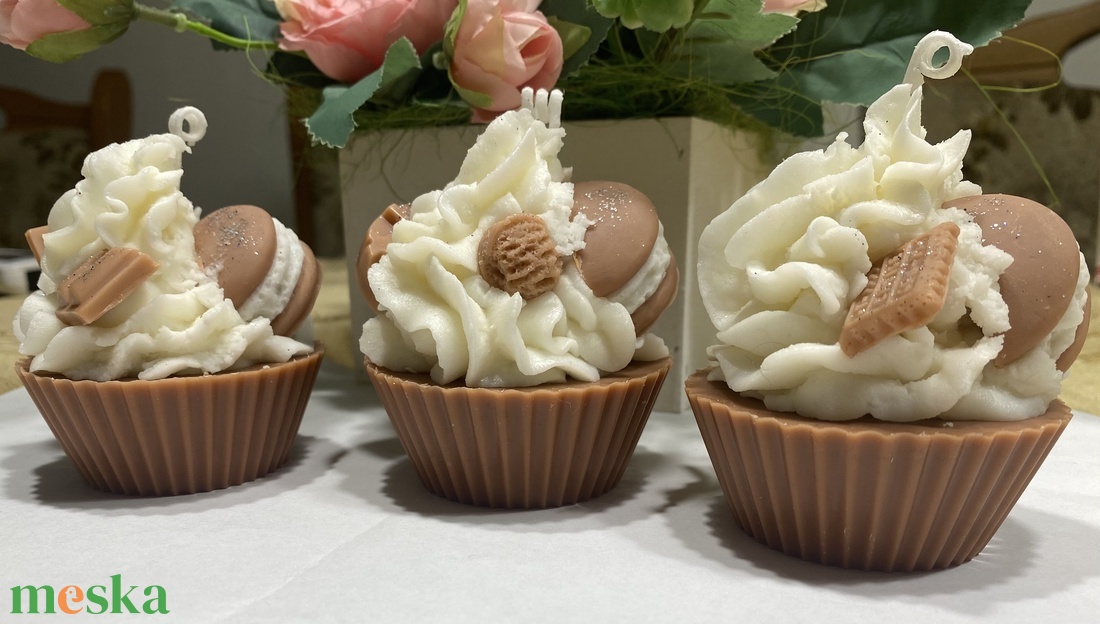 Illatos muffin illatgyertya - otthon & életmód - gyertya, illat, aroma - gyertya - Meska.hu