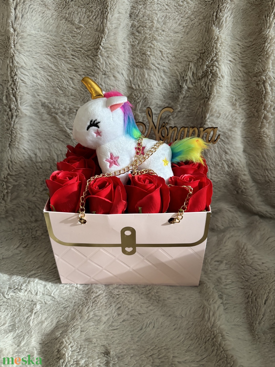 Illatos szappanrózsa táskában ballagásra - otthon & életmód - dekoráció - virágdísz és tartó - virágbox, virágdoboz - Meska.hu