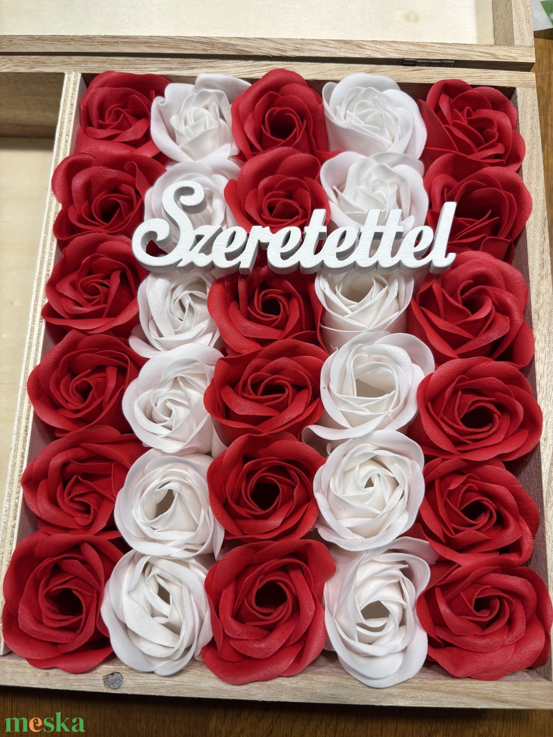 Illatos szappanrózsa fa ládikóban nőnapra,névnapra,szülőköszöntő stb - otthon & életmód - virágdekoráció - virágok - virágbox - Meska.hu