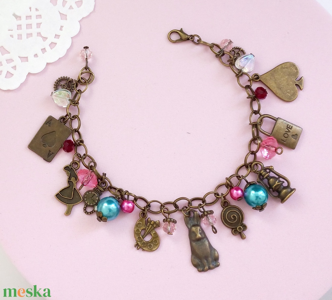 Alíz csodaországban karkötő - ékszer - karkötő - charm karkötő - Meska.hu Alíz csodaországban karkötő - ékszer - karkötő - charm karkötő - Meska.hu