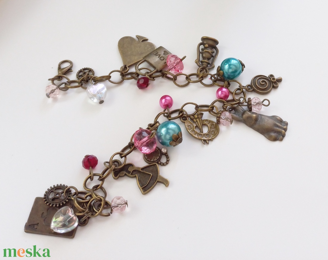 Alíz csodaországban karkötő - ékszer - karkötő - charm karkötő - Meska.hu Alíz csodaországban karkötő - ékszer - karkötő - charm karkötő - Meska.hu