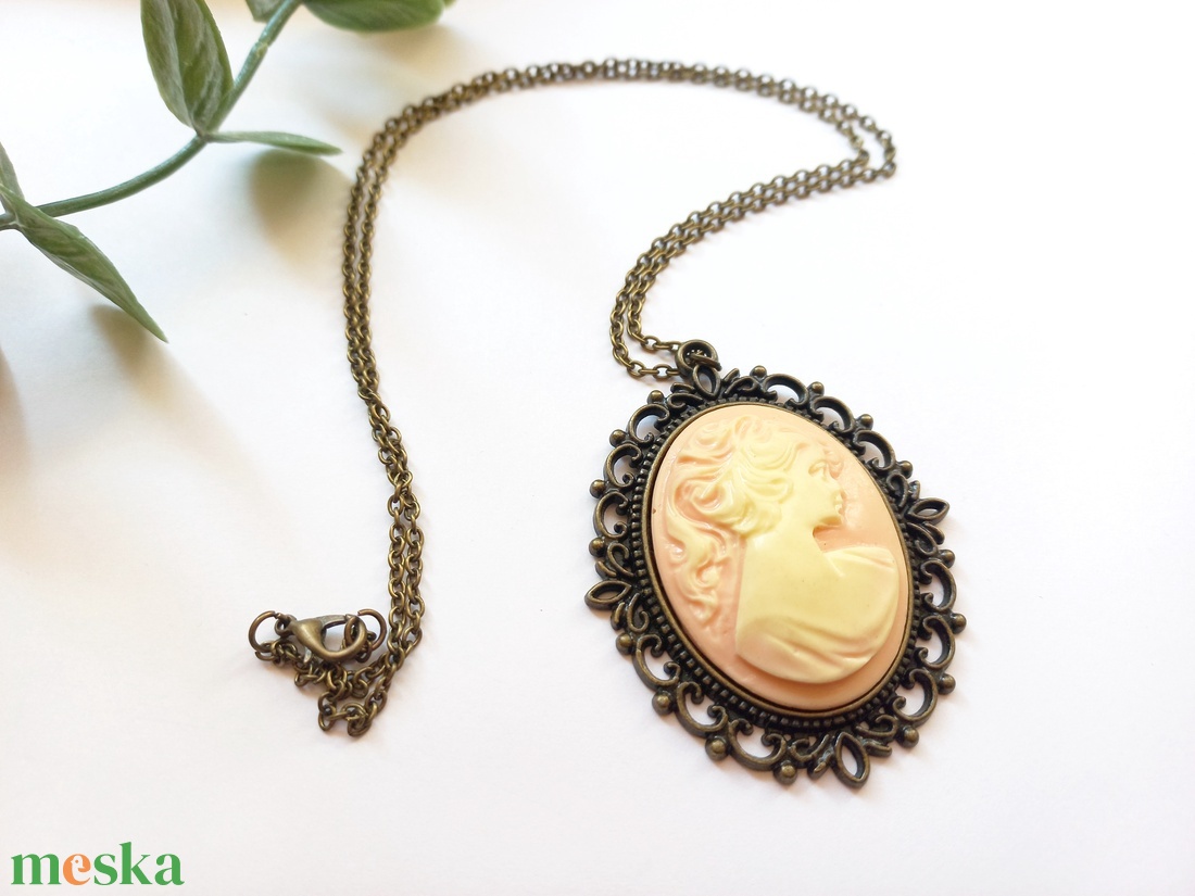 Óriás vintage káme nyaklánc - ékszer - nyaklánc - cameo nyaklánc - Meska.hu Óriás vintage káme nyaklánc - ékszer - nyaklánc - cameo nyaklánc - Meska.hu