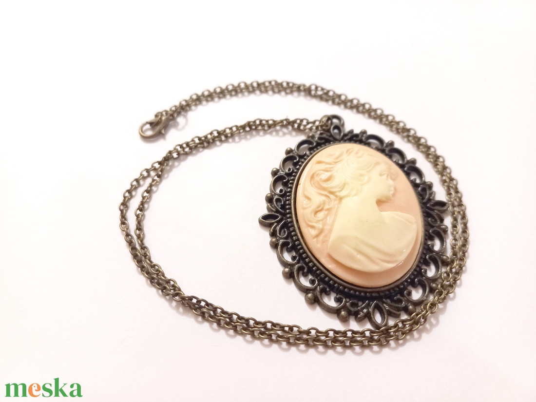 Óriás vintage káme nyaklánc - ékszer - nyaklánc - cameo nyaklánc - Meska.hu Óriás vintage káme nyaklánc - ékszer - nyaklánc - cameo nyaklánc - Meska.hu
