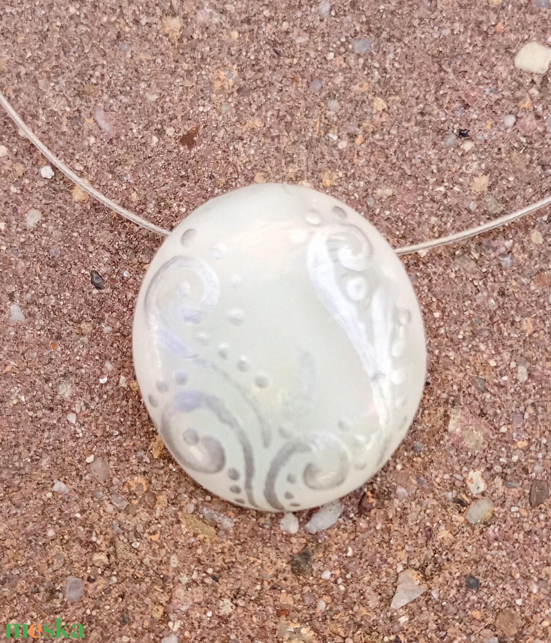 Fehér üvegnyaklánc - ékszer - nyaklánc - medálos nyaklánc - Meska.hu