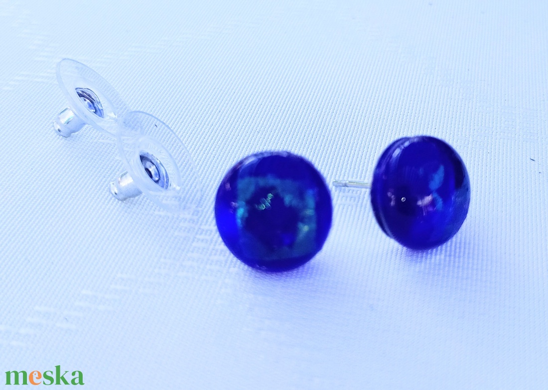 Kék üvegfülbevaló  - ékszer - fülbevaló - pötty fülbevaló - Meska.hu Kék üvegfülbevaló  - ékszer - fülbevaló - pötty fülbevaló - Meska.hu