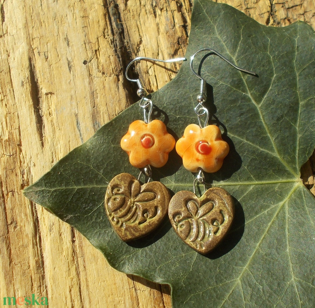 Méhecskés fülbevaló - ékszer - fülbevaló - lógó fülbevaló - Meska.hu