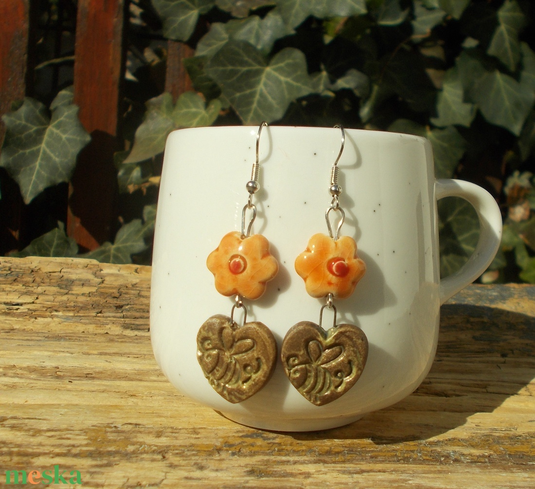 Méhecskés fülbevaló - ékszer - fülbevaló - lógó fülbevaló - Meska.hu