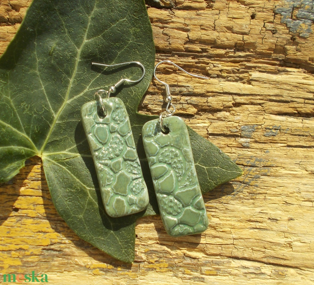 Antikolt zöld fülbevaló - ékszer - fülbevaló - lógó fülbevaló - Meska.hu