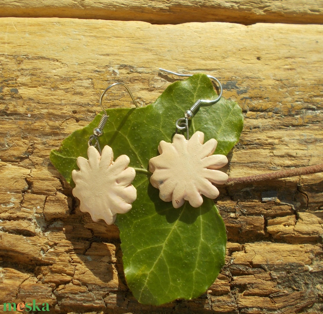 Virág fülbevaló - ékszer - fülbevaló - lógó fülbevaló - Meska.hu