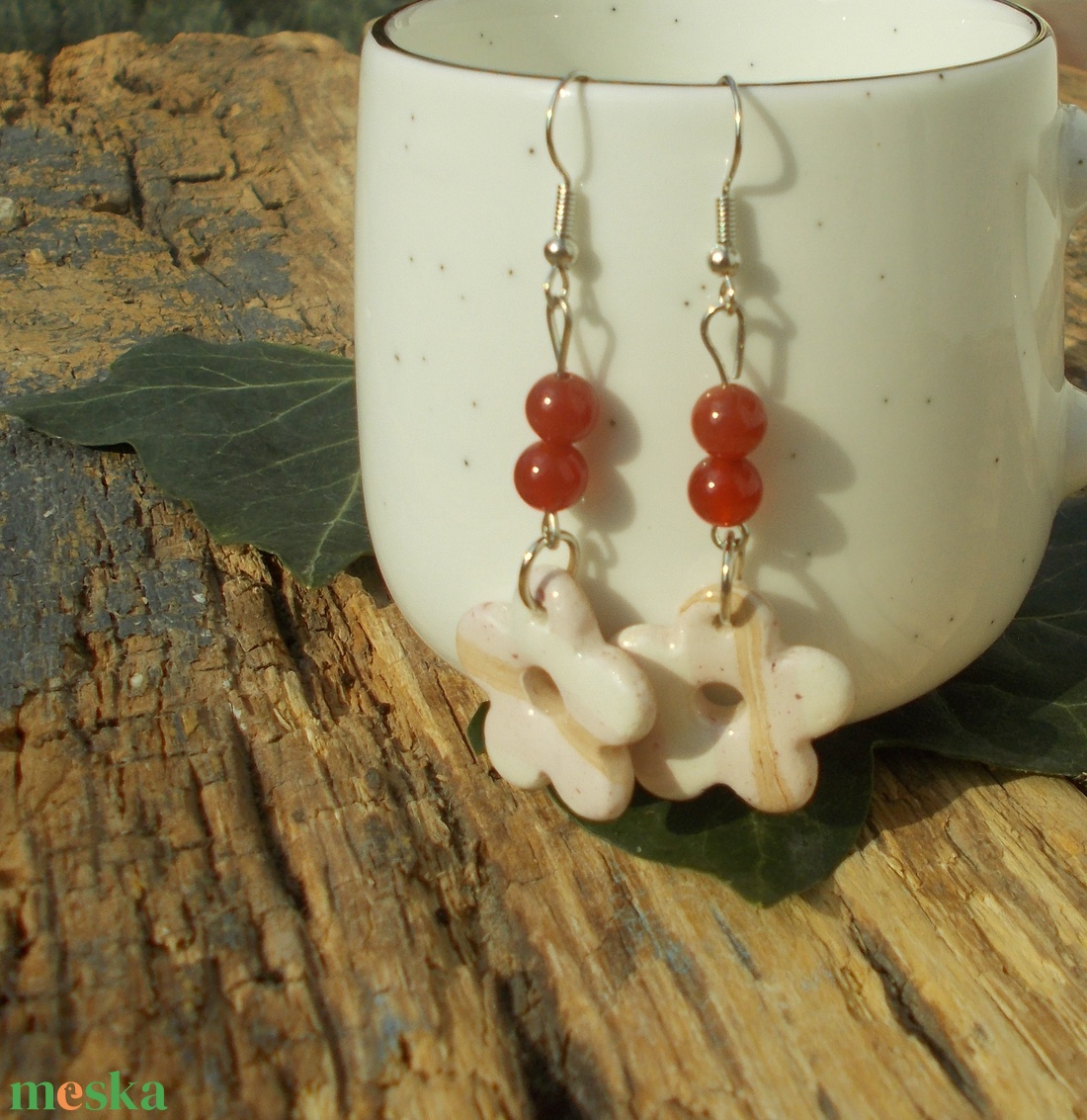 Virágos fülbevaló - ékszer - fülbevaló - lógó fülbevaló - Meska.hu